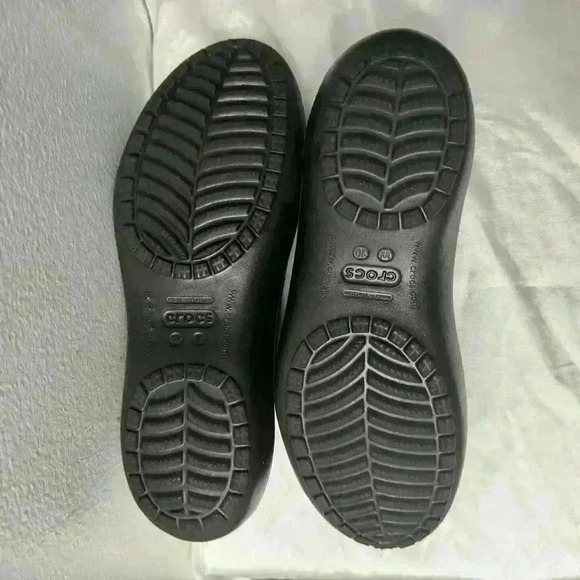 Women Crocs size 10 W used like a new - Picture 5 of 6